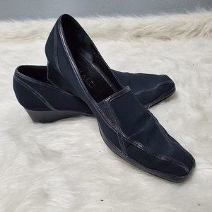 Amalfi by Rangoni Navy Leather Slip On Heeled Loafer, 7.5W